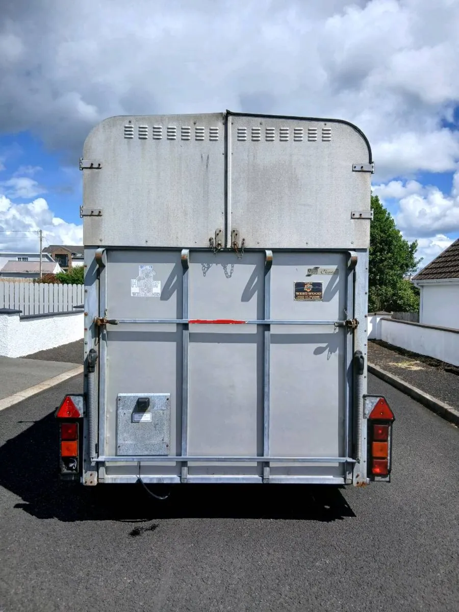 Ifor Williams 510 Classic Horsebox - Image 2
