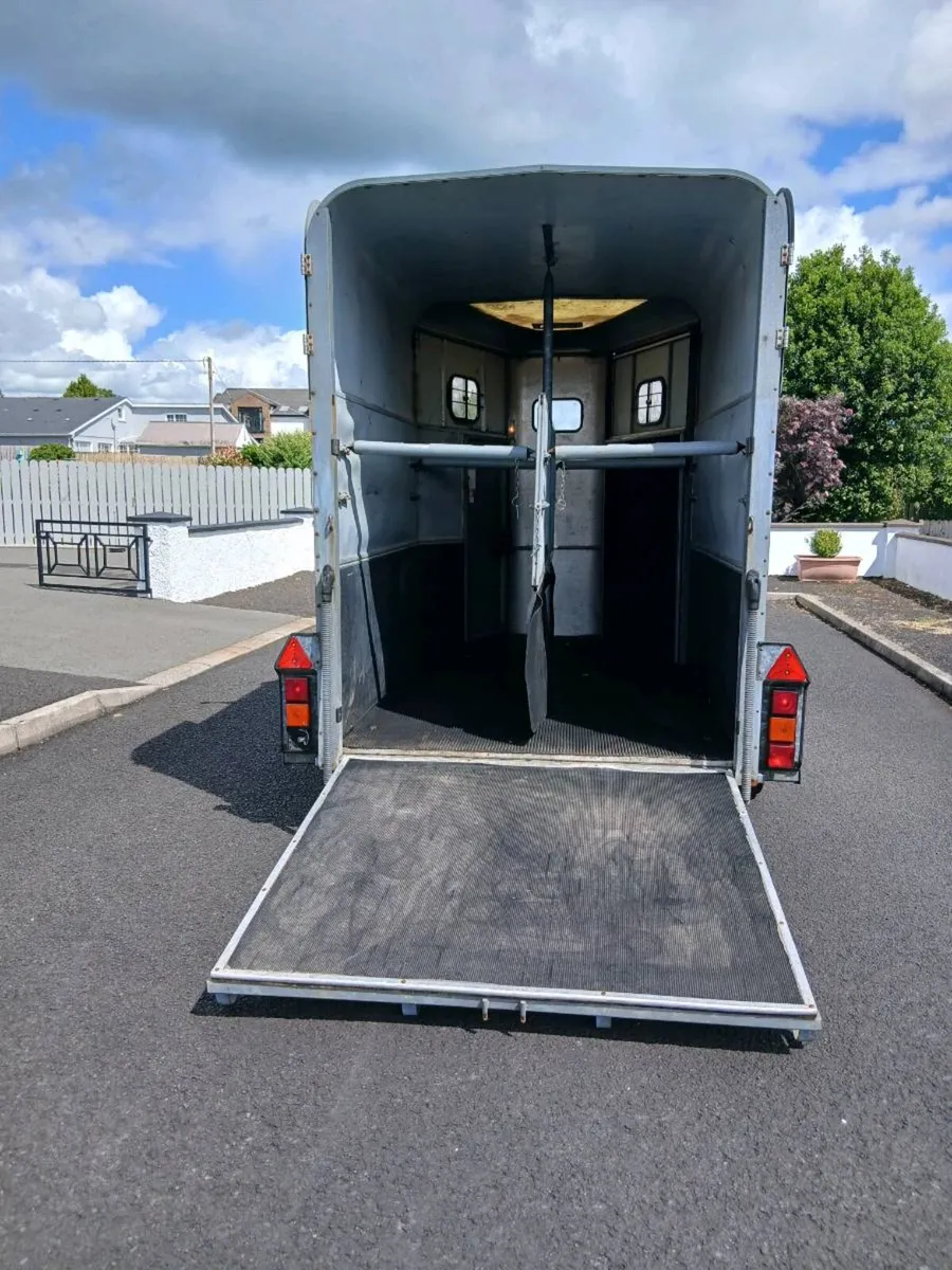 Ifor Williams 510 Classic Horsebox - Image 3
