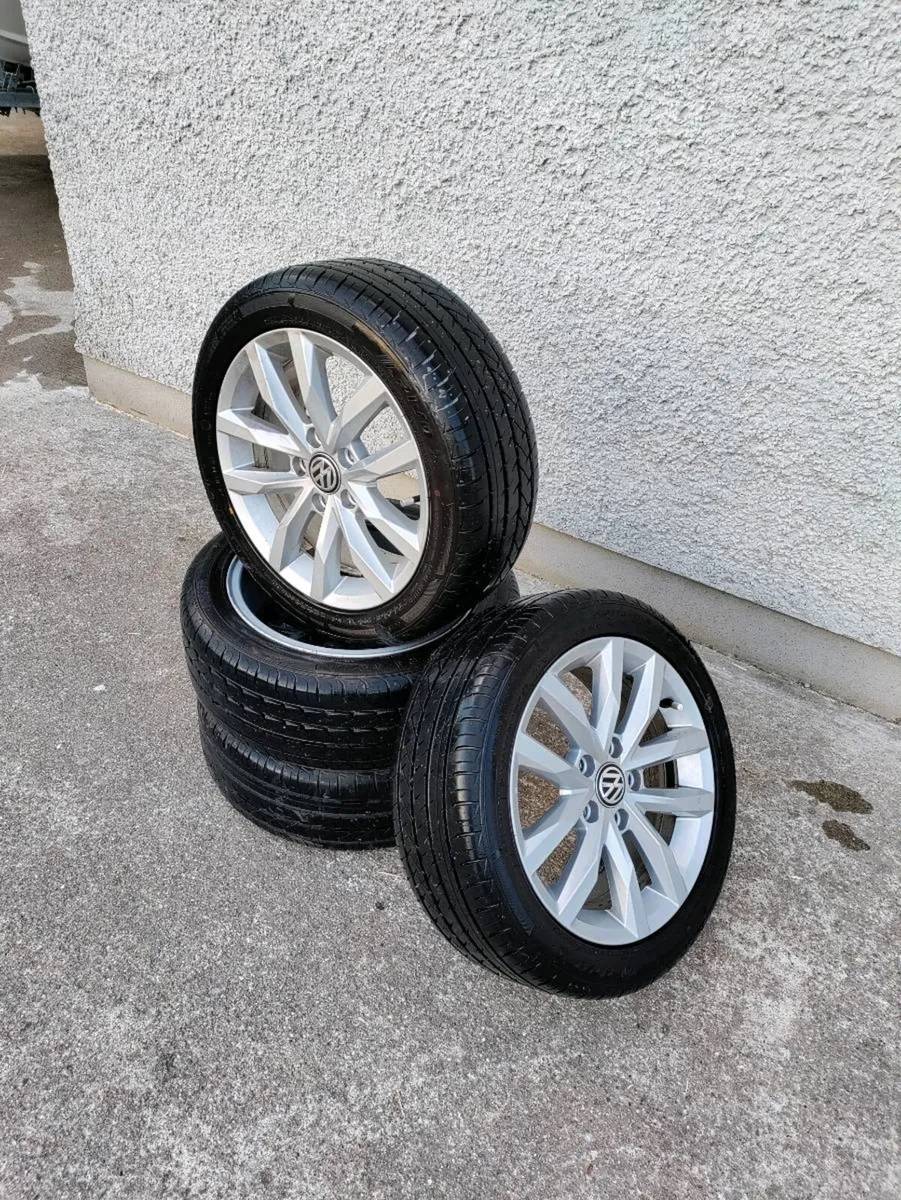 Golf mk7 stock alloys - Image 1