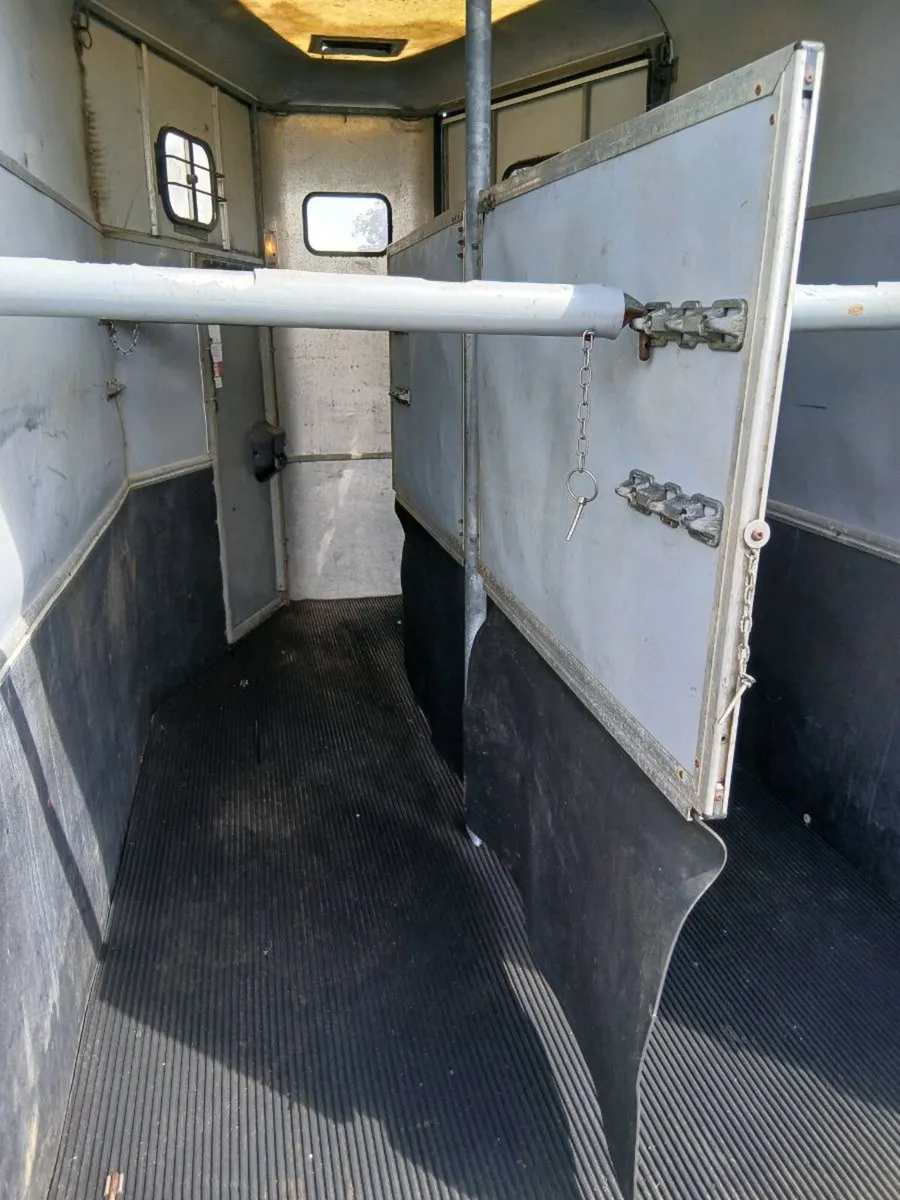 Ifor Williams 510 Classic Horsebox - Image 4