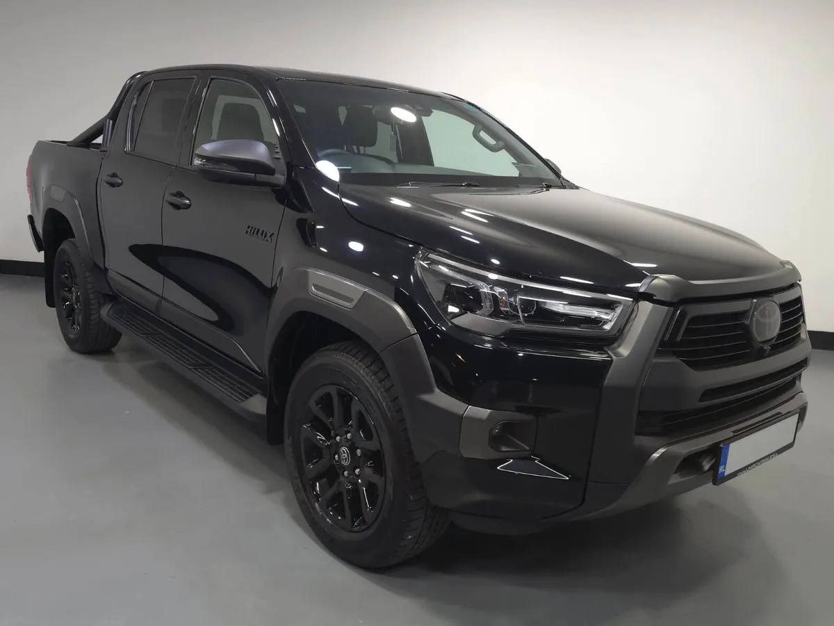 Toyota Hilux 2.8 Invincible X Auto - Image 1