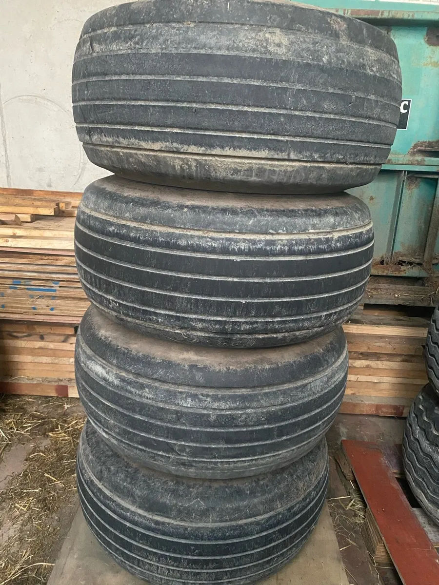 Silage trailer wheeles 17.0/17 - Image 1