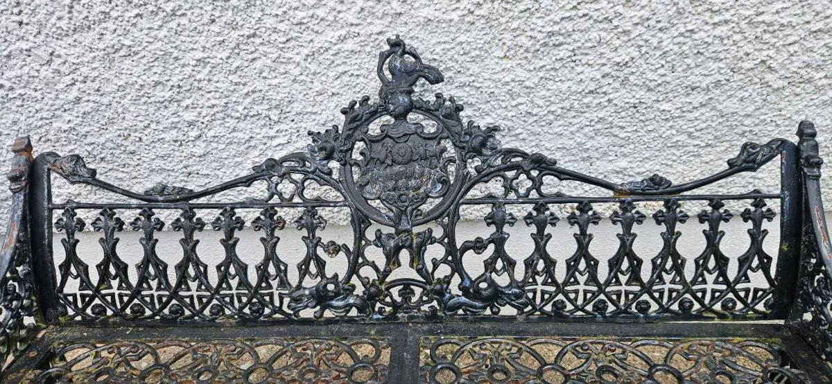 HEAVY CAST IRON GARDEN BENCH - Image 3