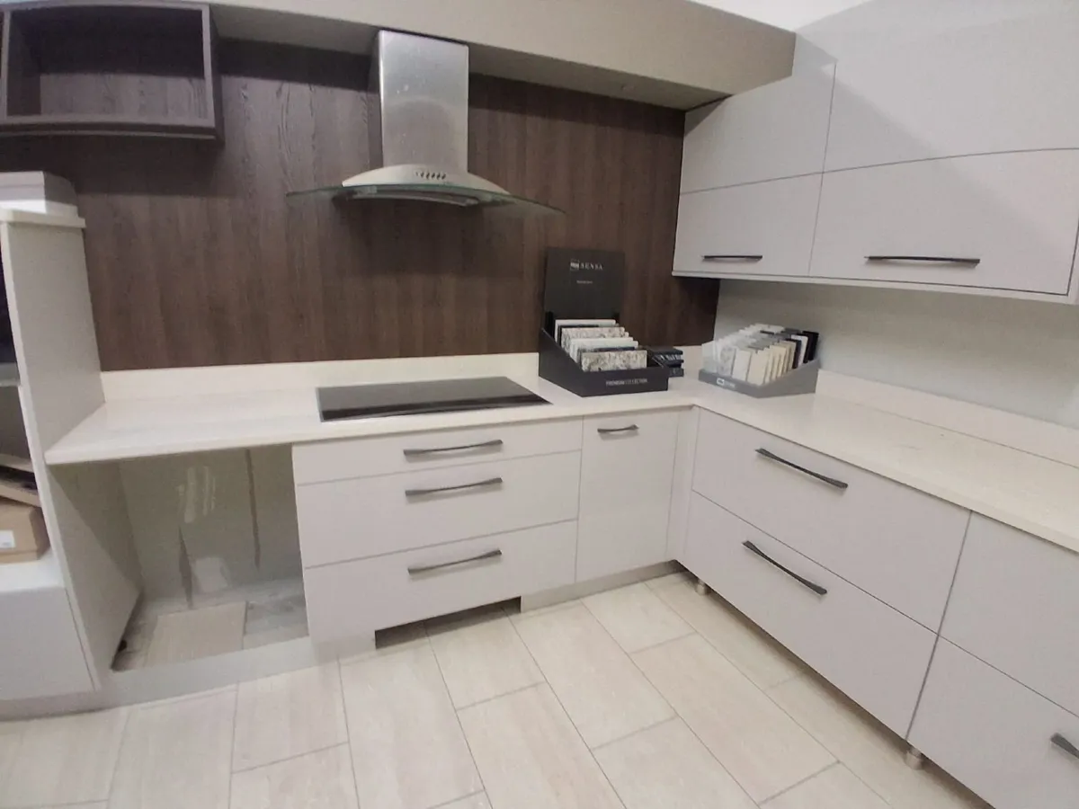 Quartz Silestone Countertops - Image 3