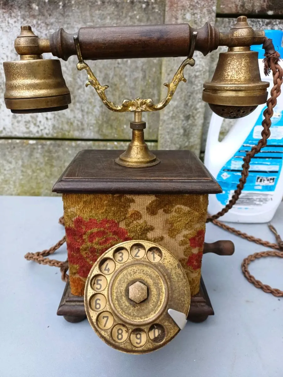Vintage Telcer Analogue Telephone - Image 1