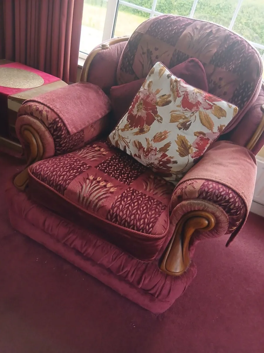 3 sester couch and 2 armchairs - Image 3