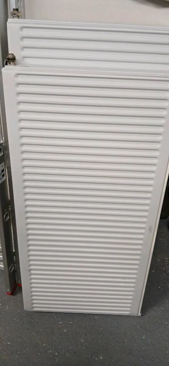 Radiators 3 singles - Image 3