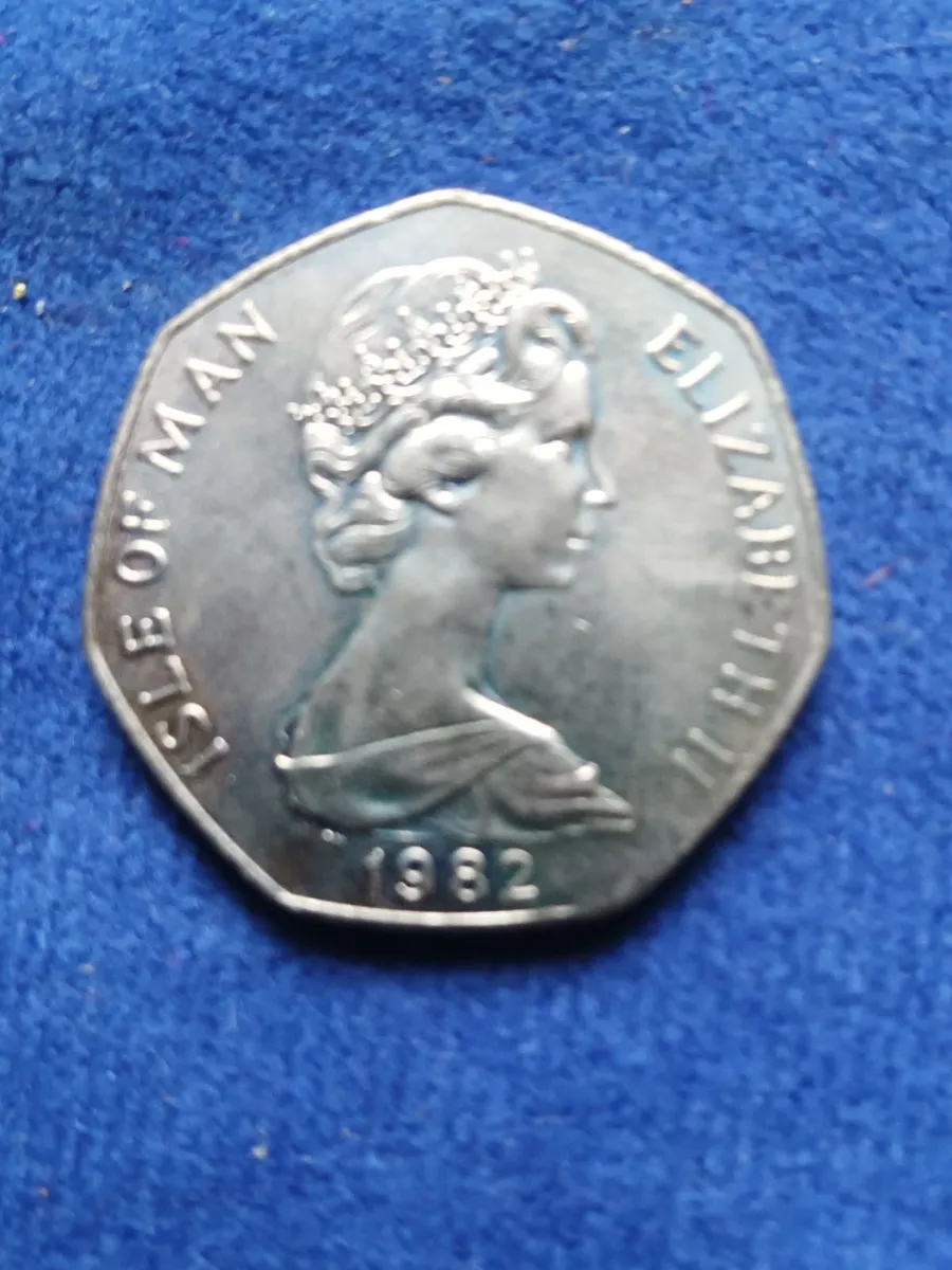 Isle of Man 1982 Christmas 50 pence - Image 2