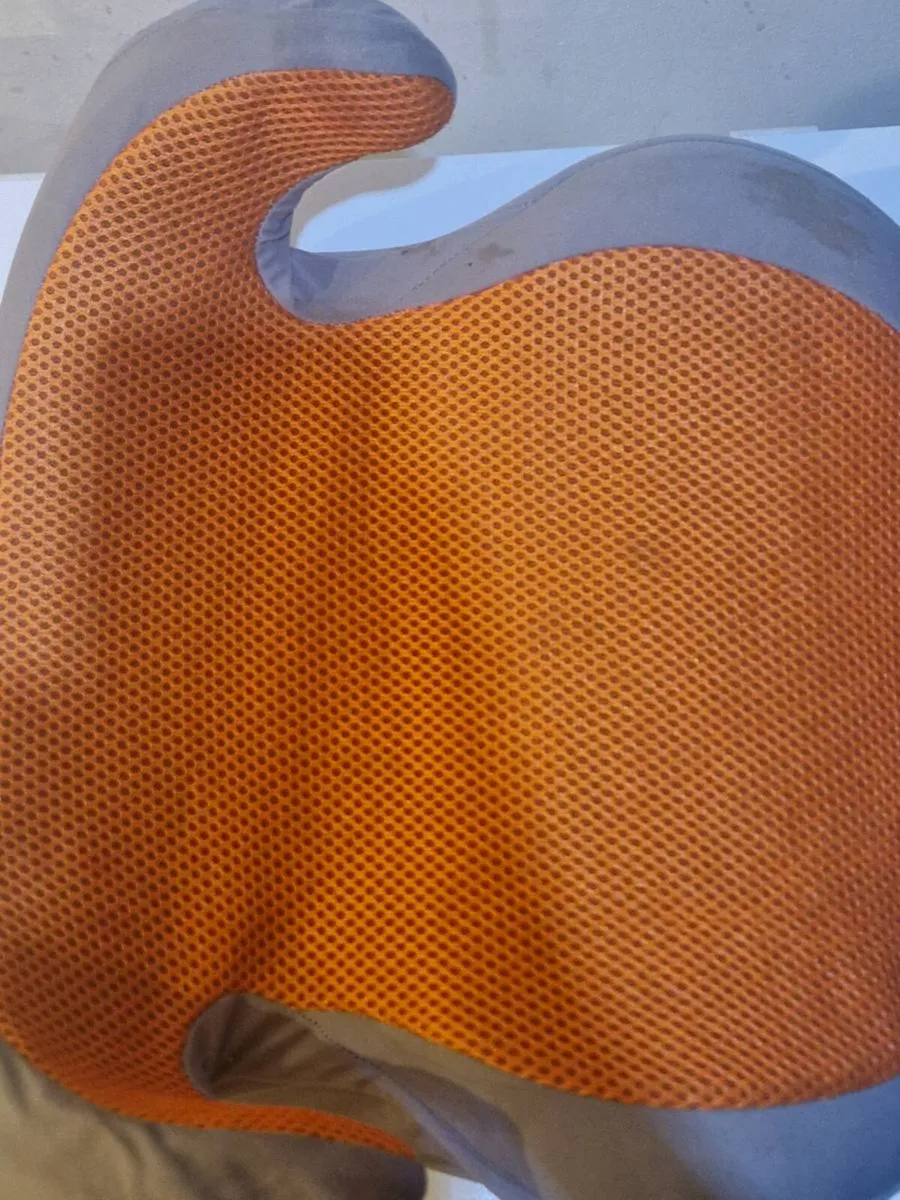 Child's Car Seat - Image 2