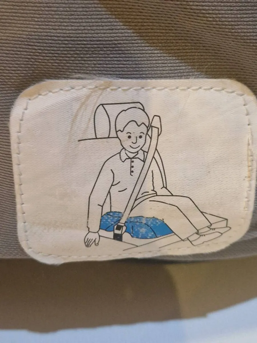 Child's Car Seat - Image 3