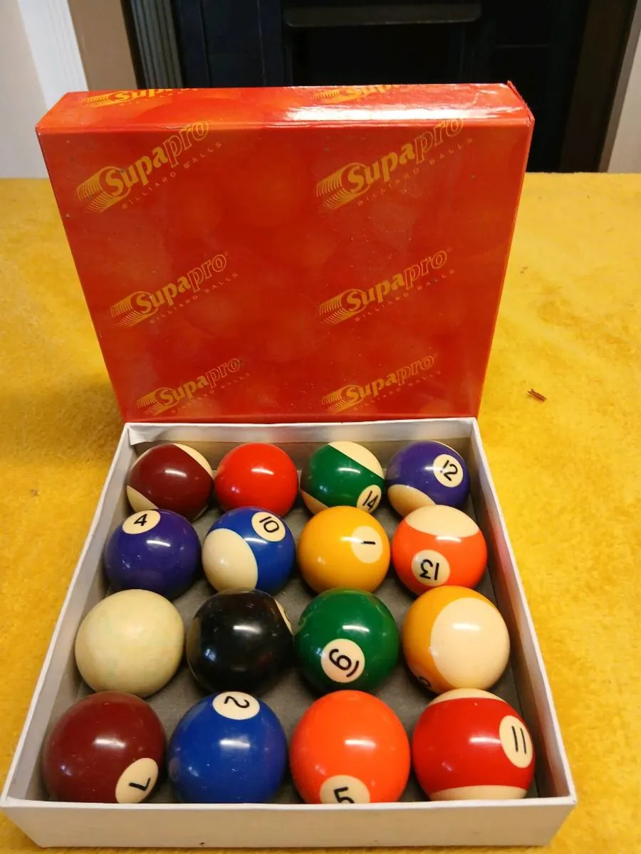 Set of pool balls - Image 2