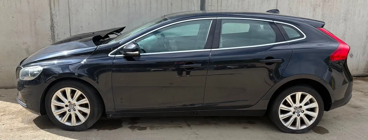 2013 Volvo V40 parts - Image 4