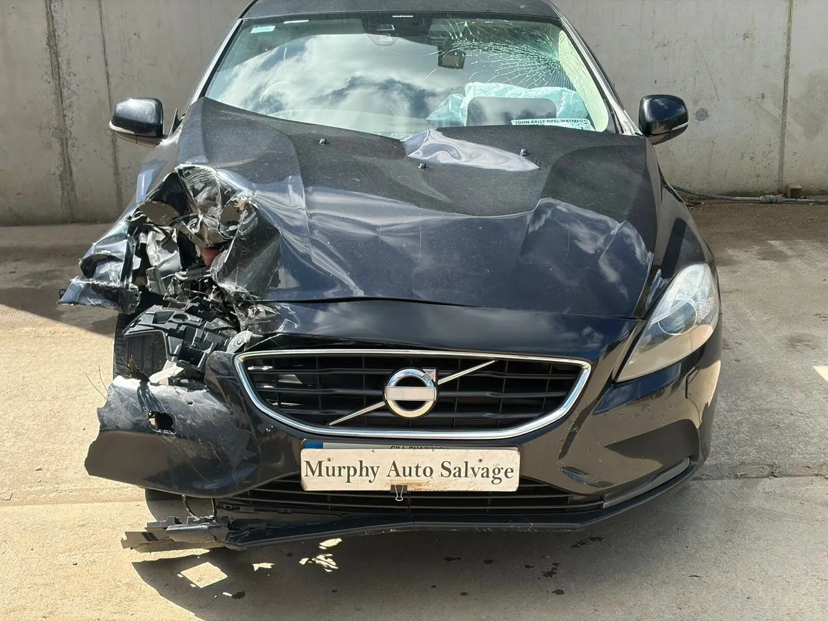 2013 Volvo V40 parts - Image 1