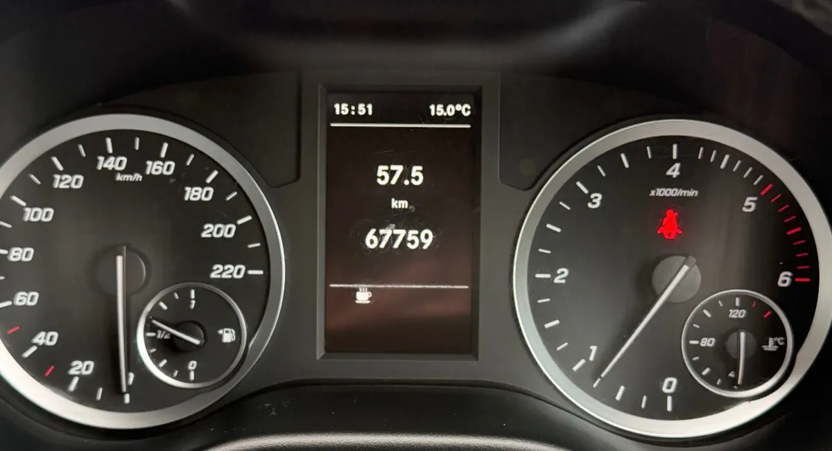 2022 Mercedes Vito 2.0 RWD 136Bhp - Image 3
