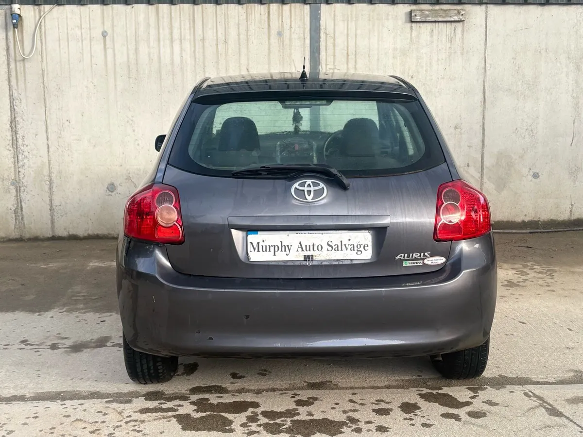 2009 Toyota Auris for parts - Image 2