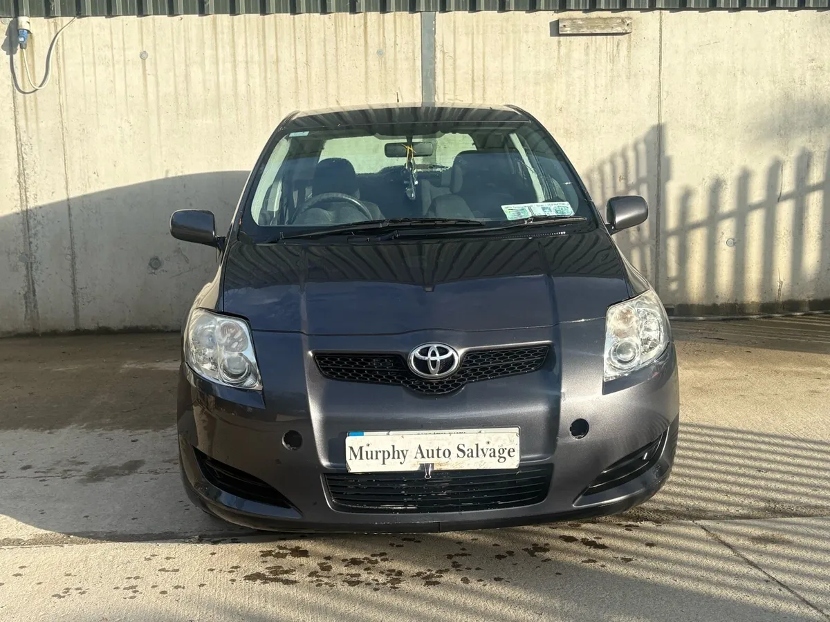 2009 Toyota Auris for parts - Image 1