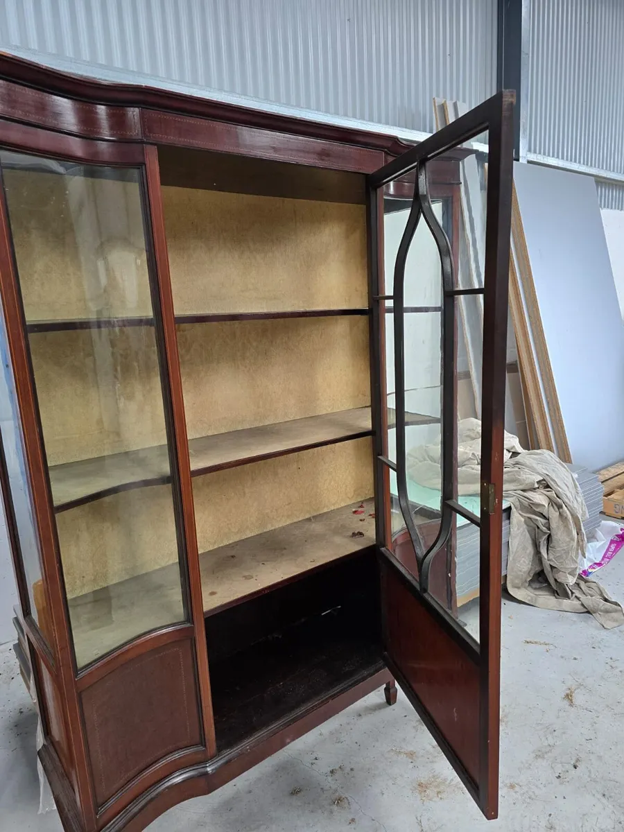 Cabinet - Image 2