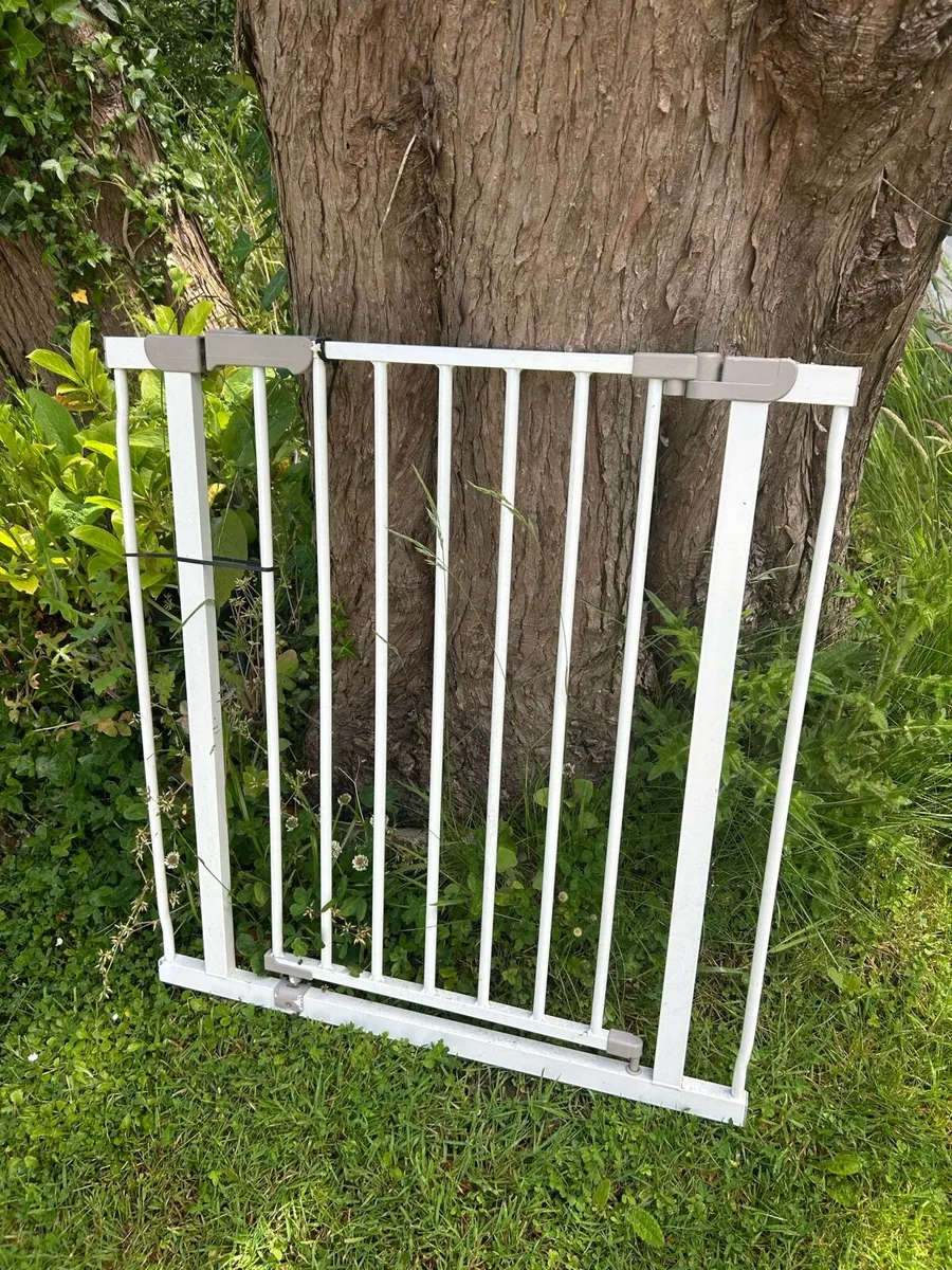 Stairs safety gate