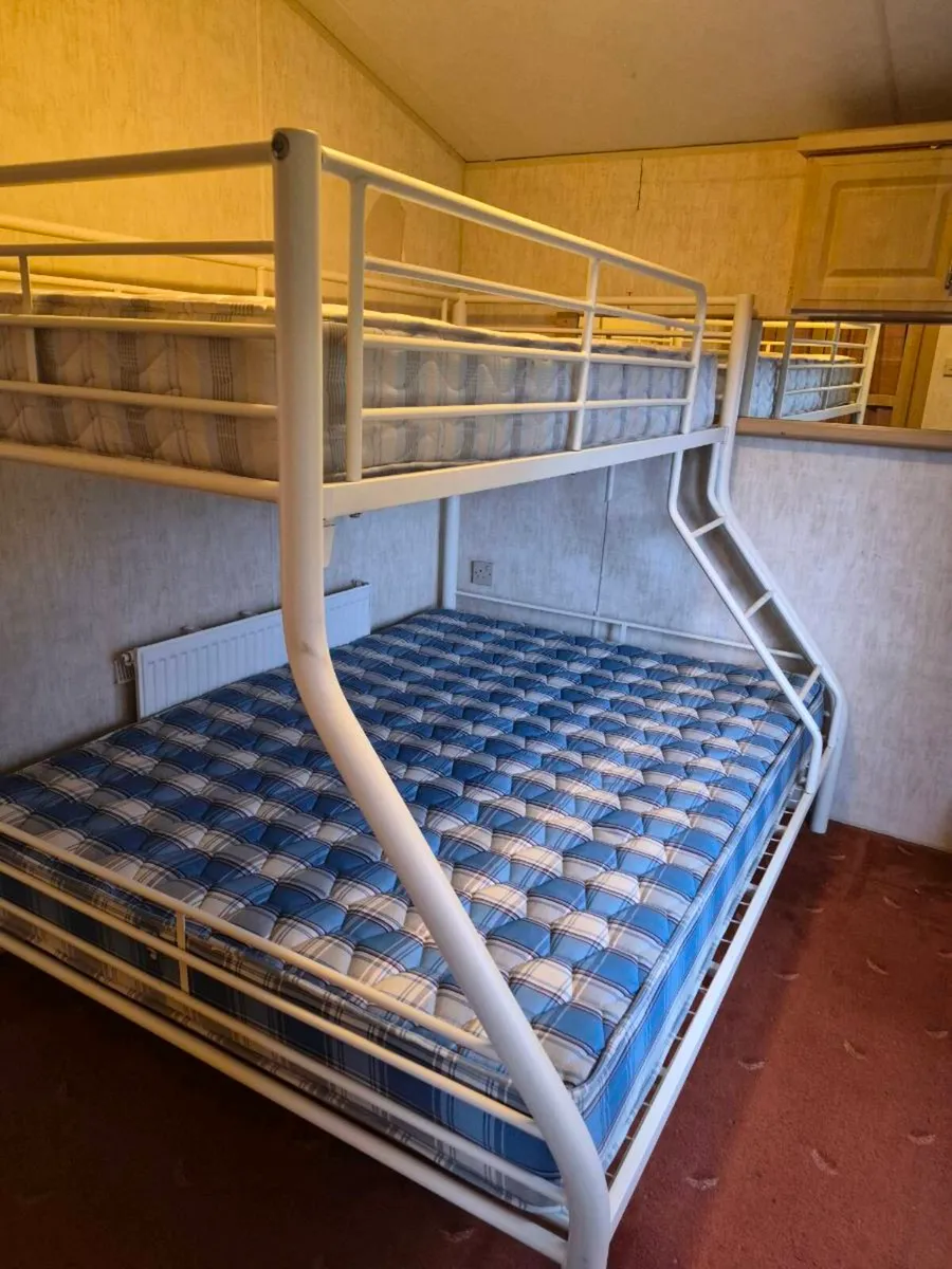Bunk bed - Image 1