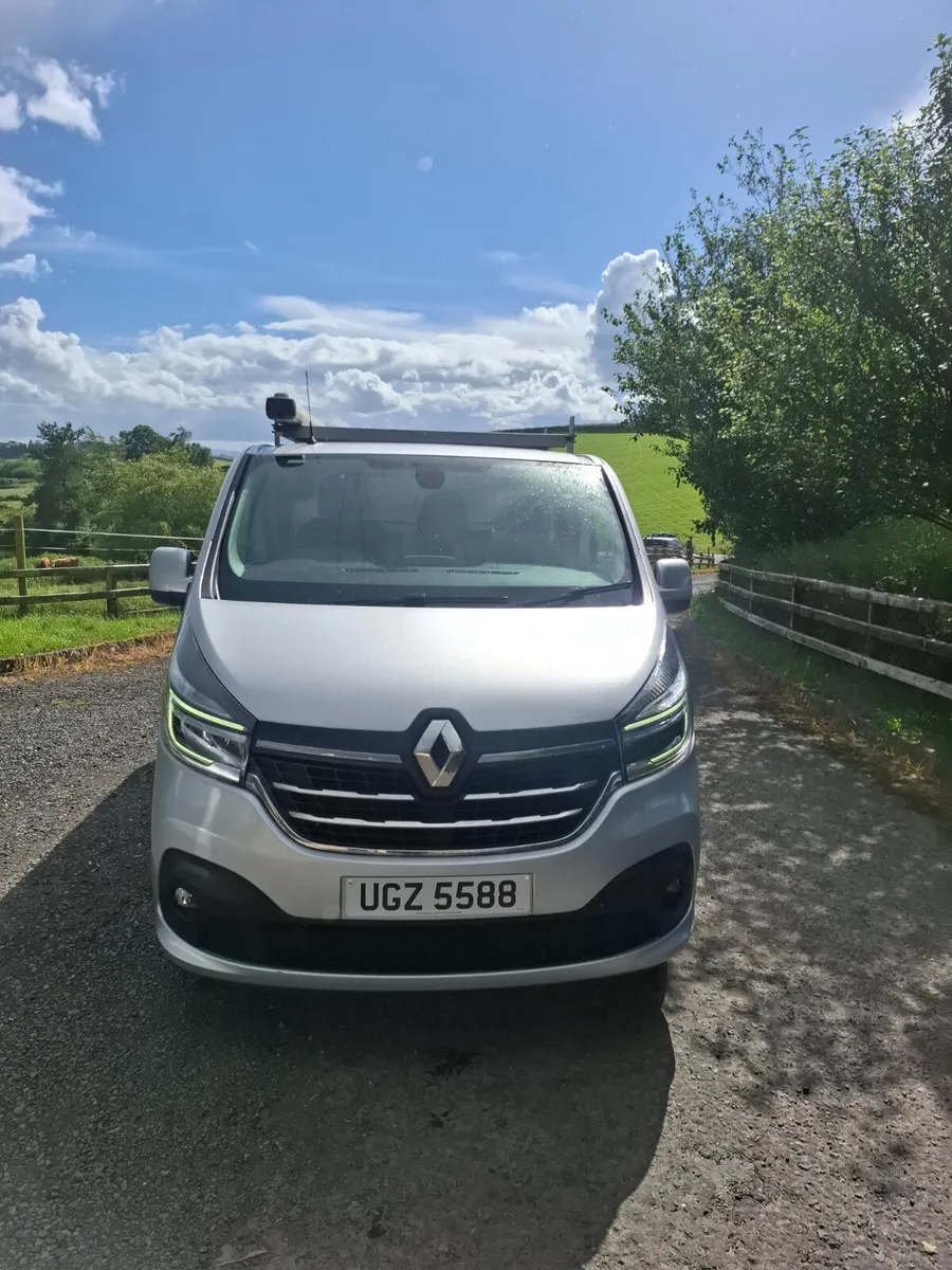 2021 Renault Trafic sport - Image 2