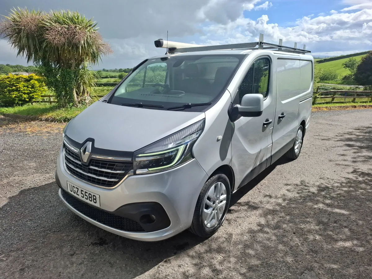 2021 Renault Trafic sport - Image 3