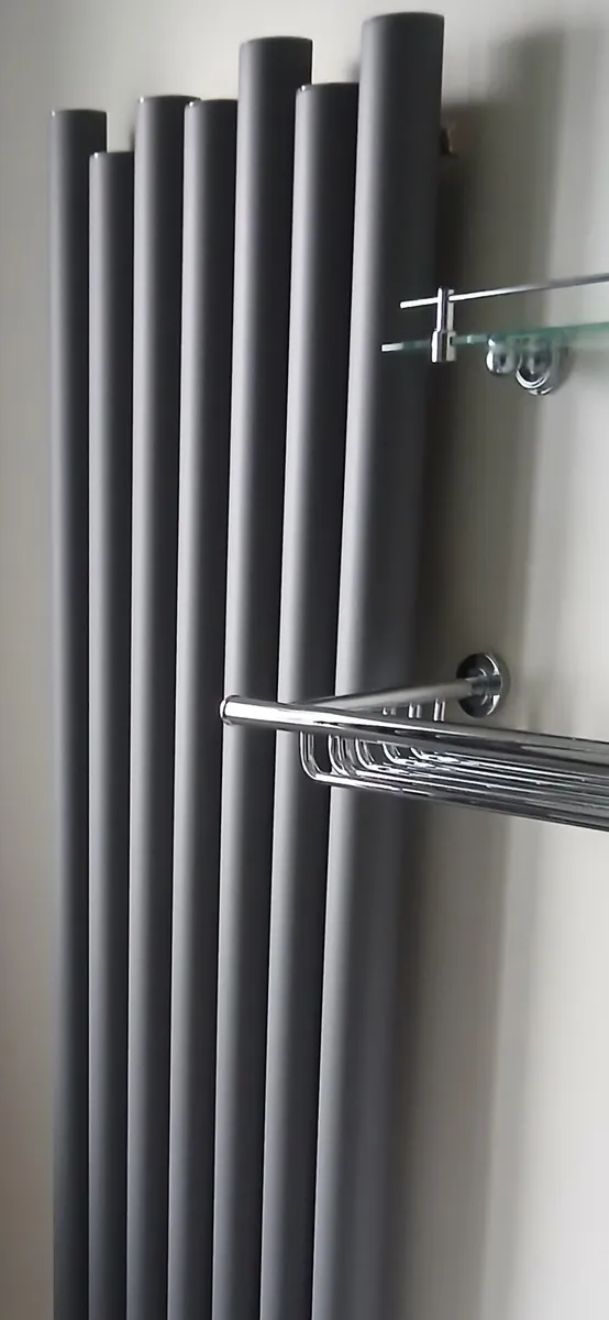 Veetical bathroom radiator - Image 4
