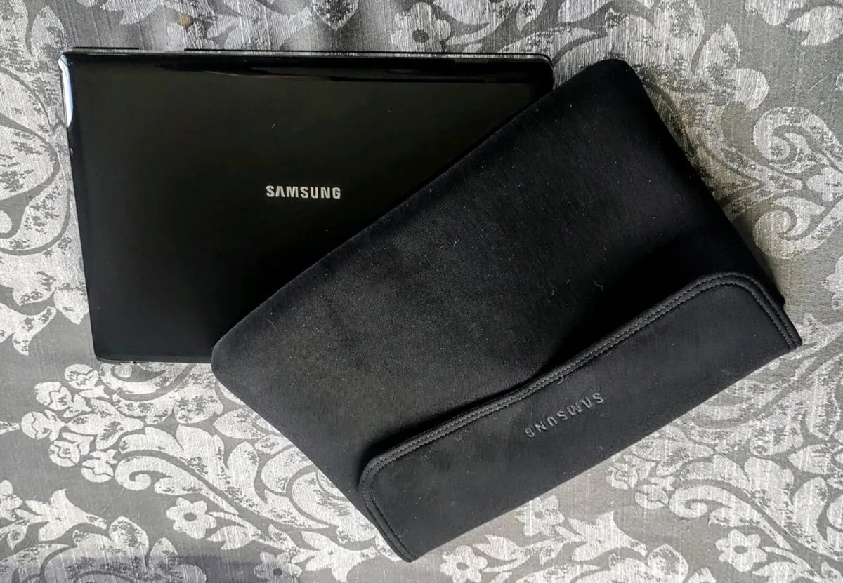 Samsung Netbook - Image 1