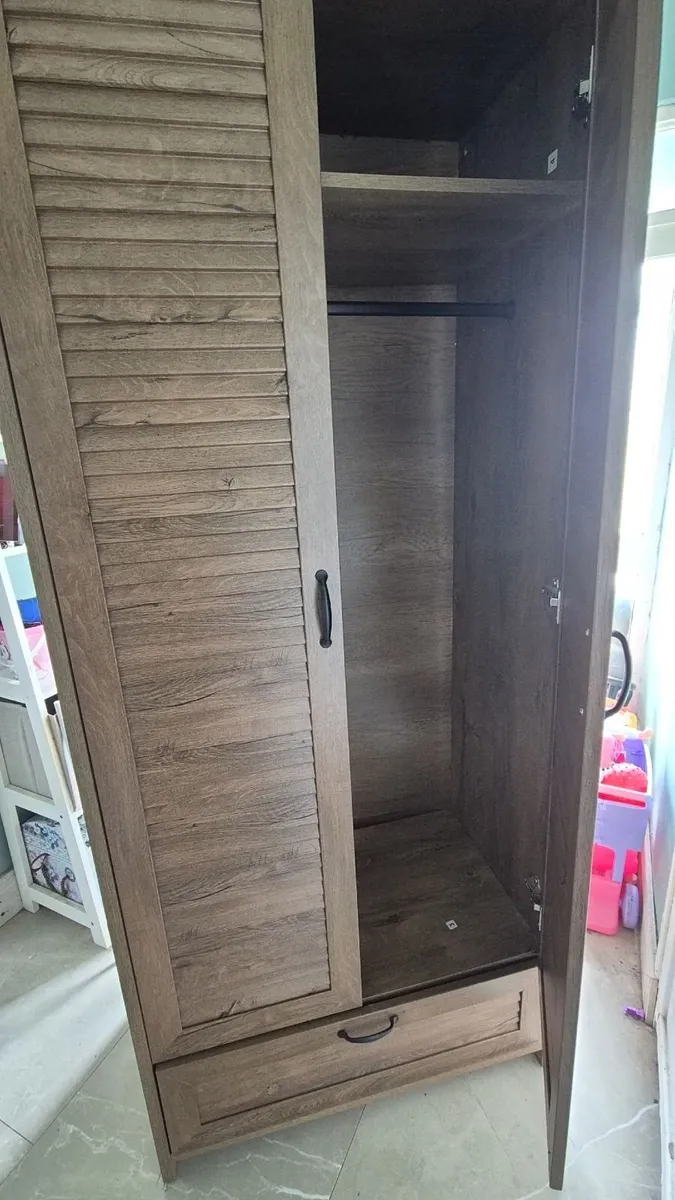 Wardrobe - Image 3