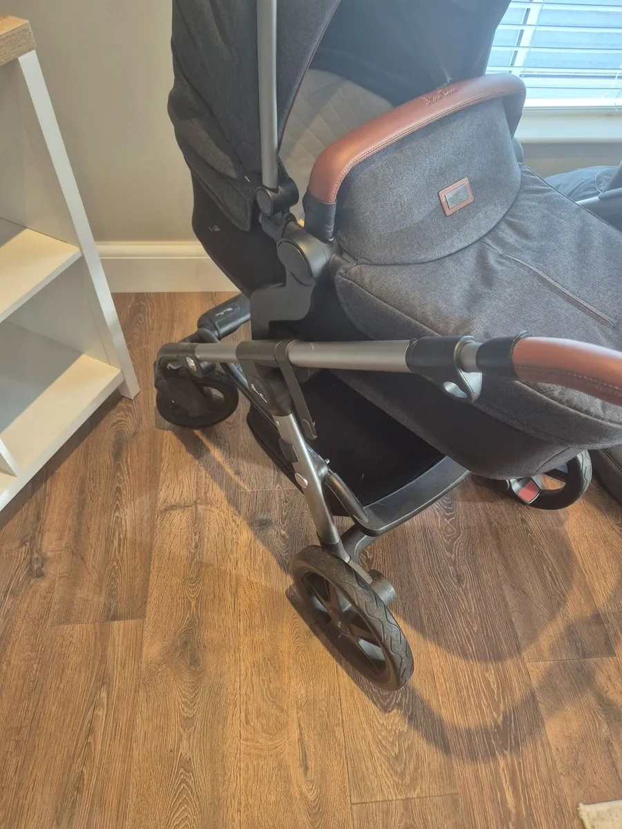 Silver cross wave travel system - Image 2