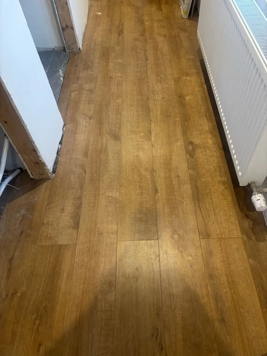 Oak effect Laminate flooring - Image 4