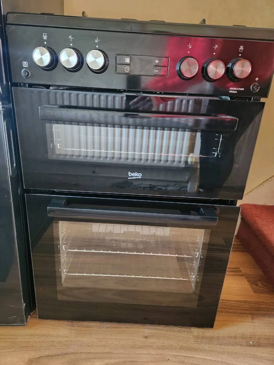 Gas oven & fridge freezer - Image 1