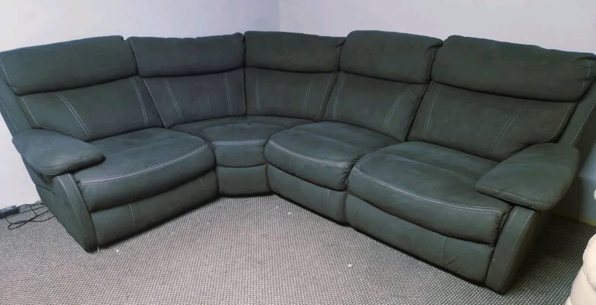 Corner sofa - Image 1