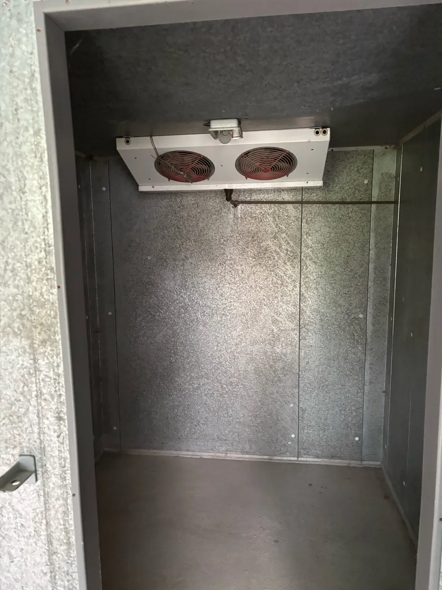 Refrigeration unit .. free - Image 2