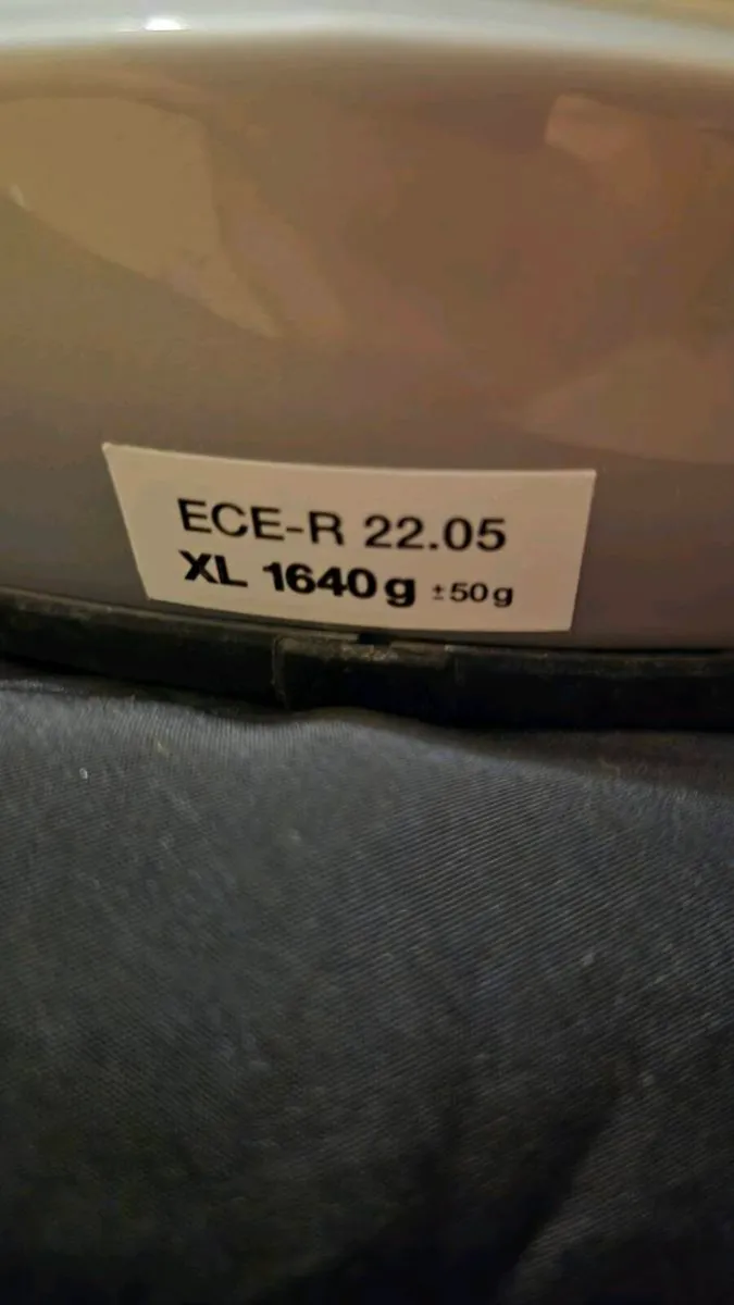 Motorbike helmet L/xl - Image 4