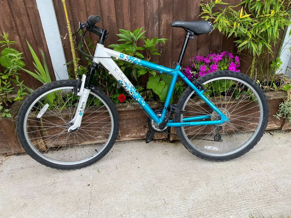 Apollo 21 speed 26 inch wheels front - Image 3