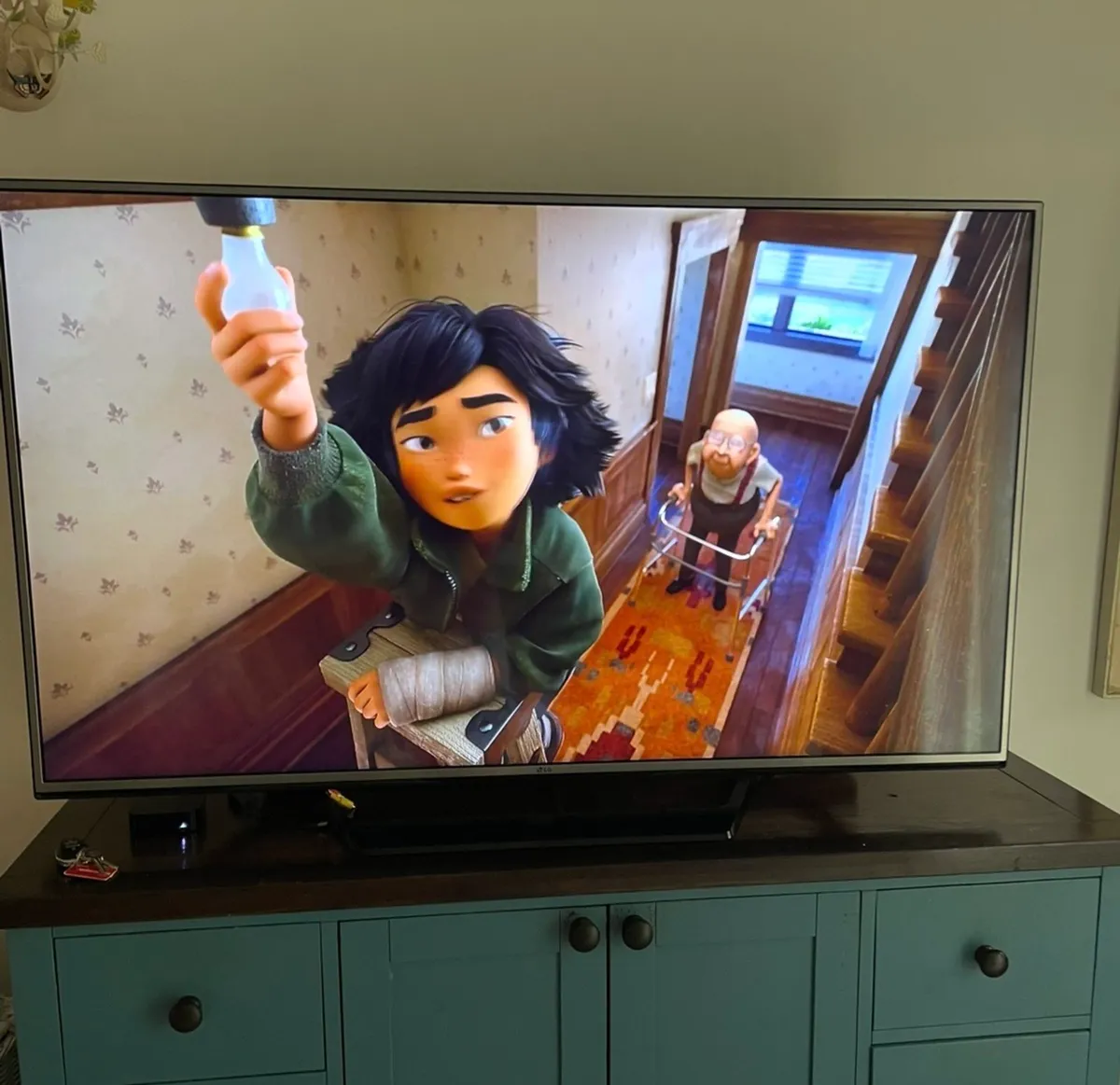 LG 60ins tv - Image 1