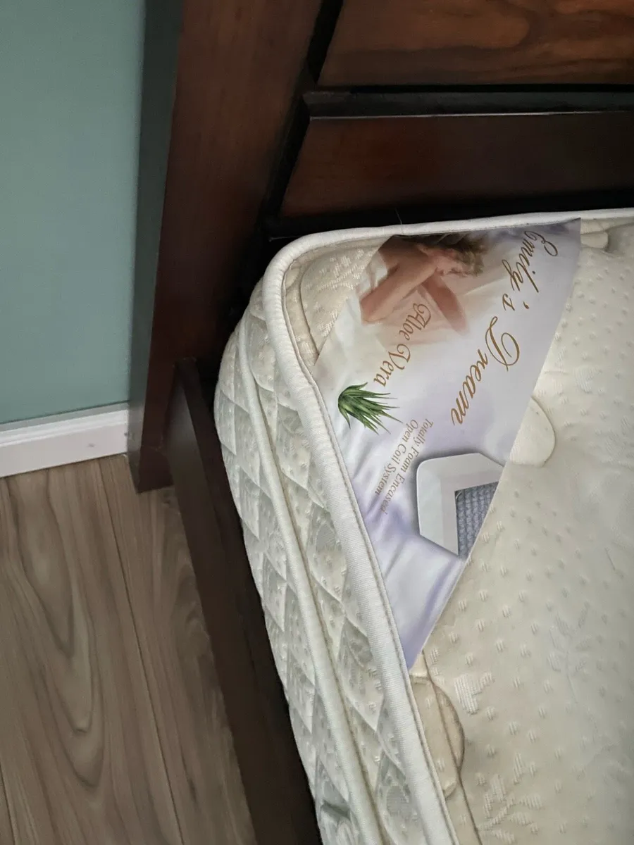 Bed - Image 2