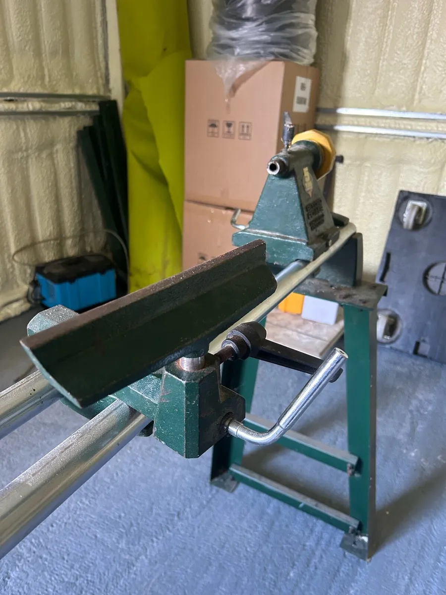 Woodturning lathe record power variable speed - Image 3