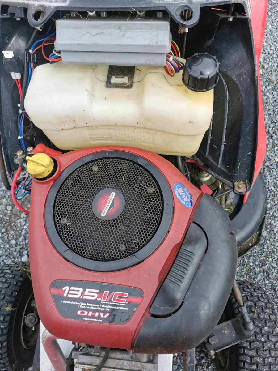 Castlegarden rideon lawnmower - Image 4