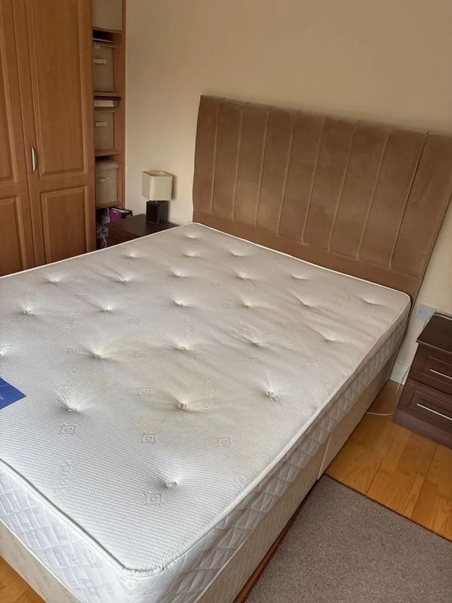 Double bed - Image 2