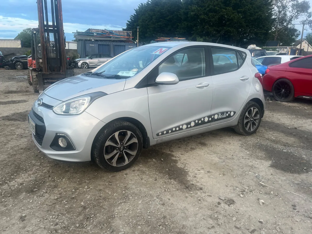 16 Hyundai i10 petrol - Image 2