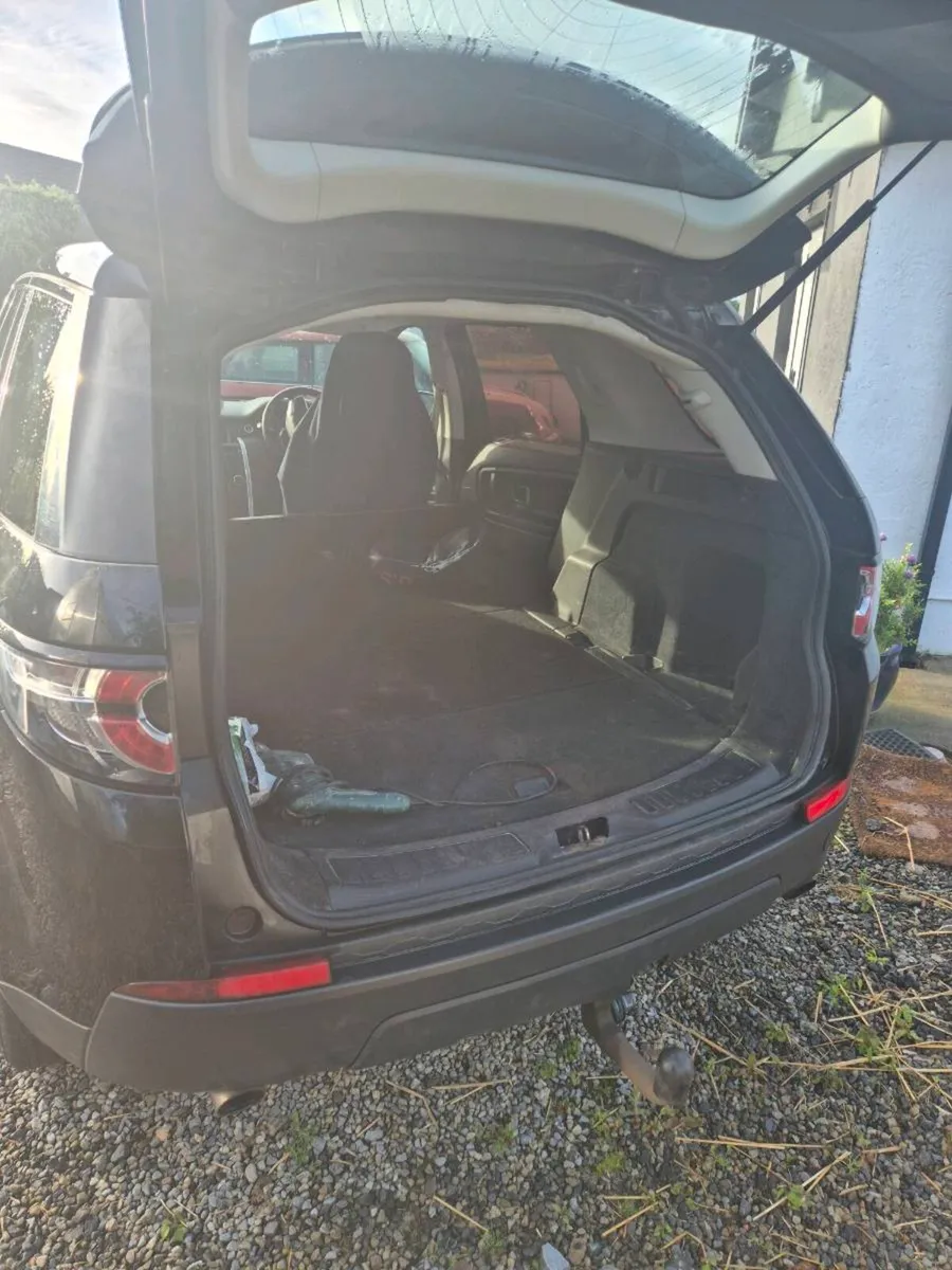 Car - Image 3