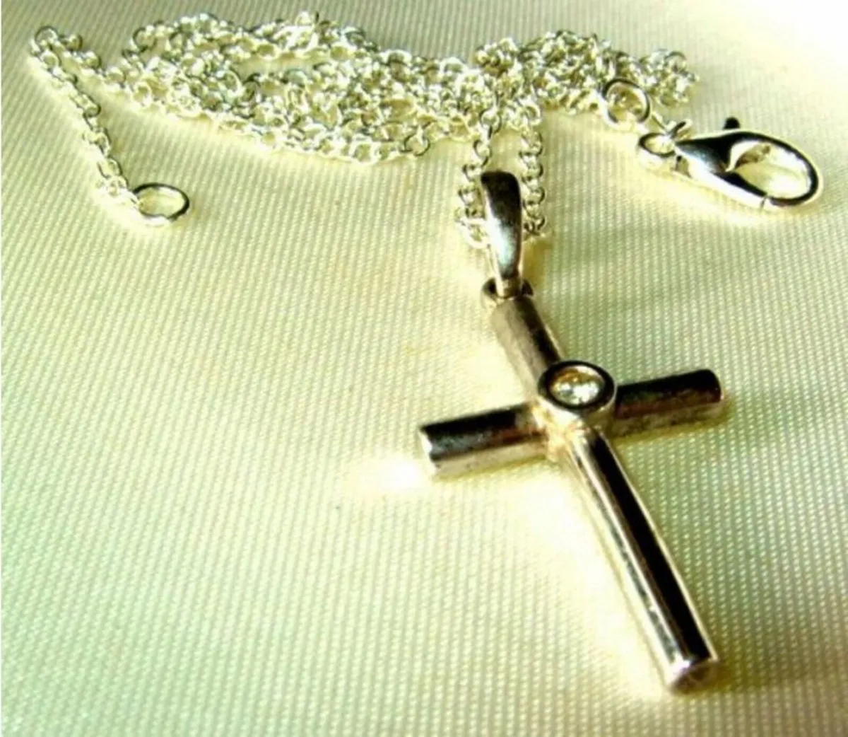 Vintage Hallmarked 9ct Gold Diamond Cross & Chain - Image 2