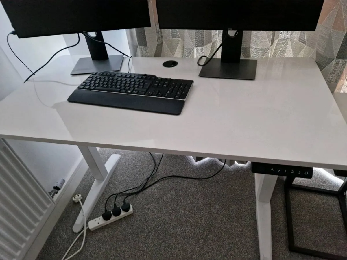 Office desk- height adjustable - Image 1