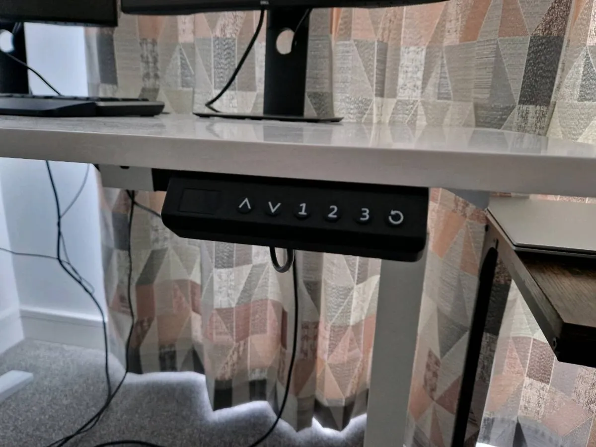 Office desk- height adjustable - Image 2