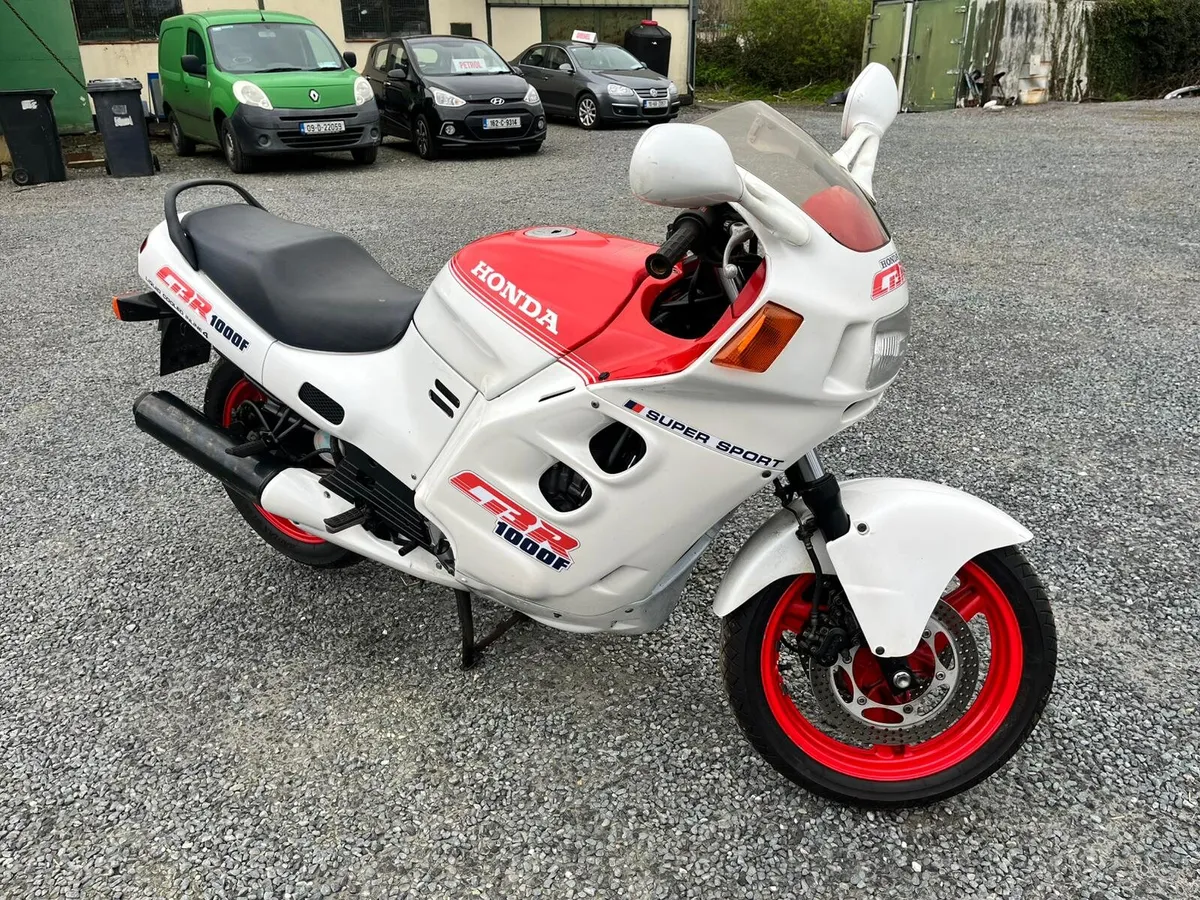 Honda CBR 1000 F - Image 1