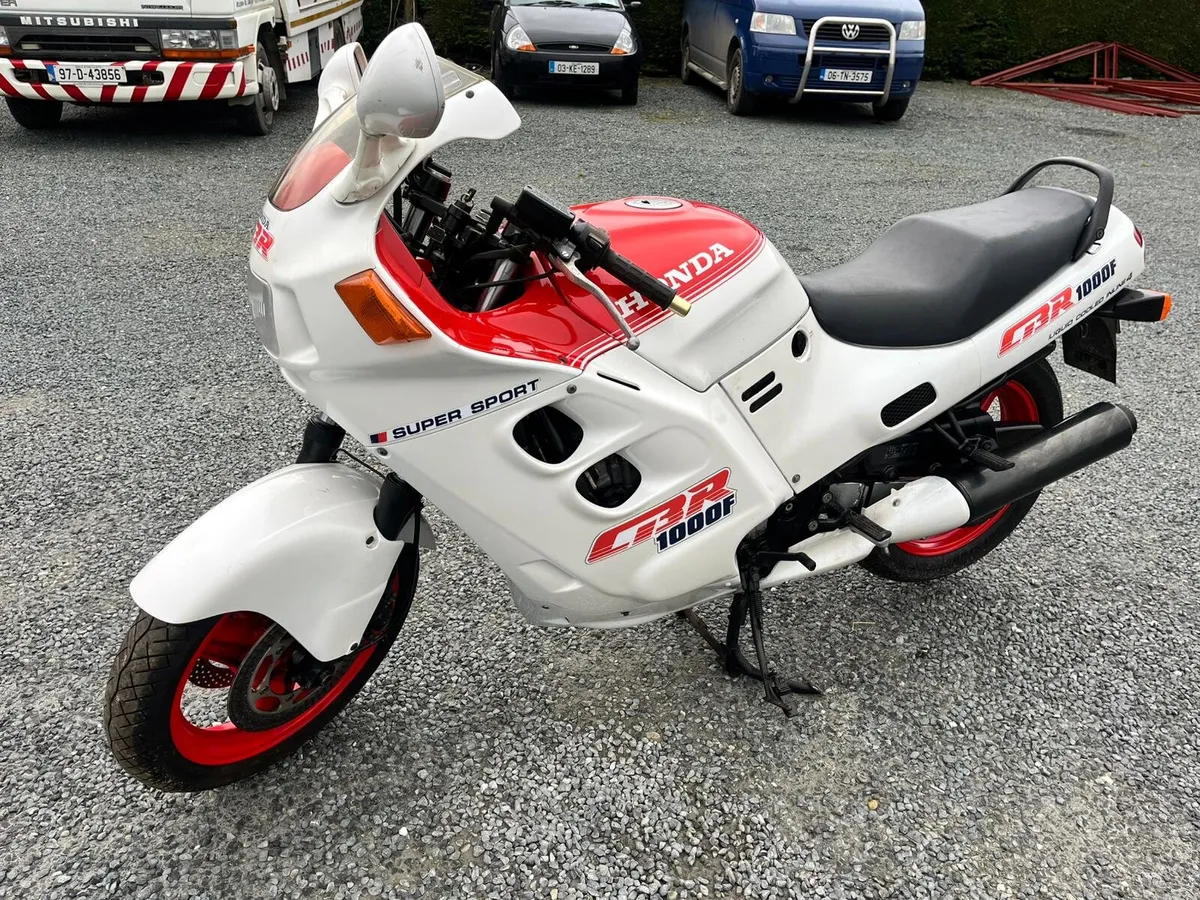 Honda CBR 1000 F - Image 2