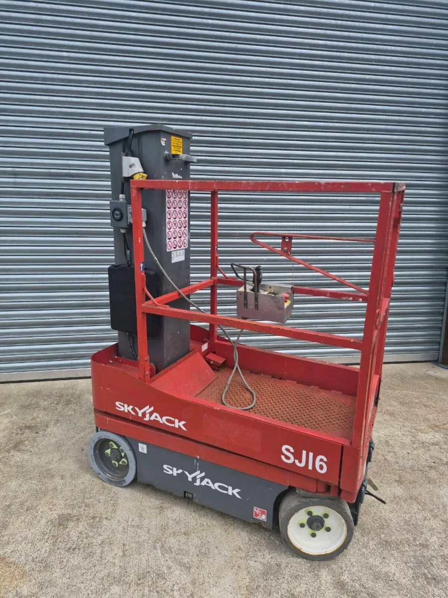 Skyjack SJ16
