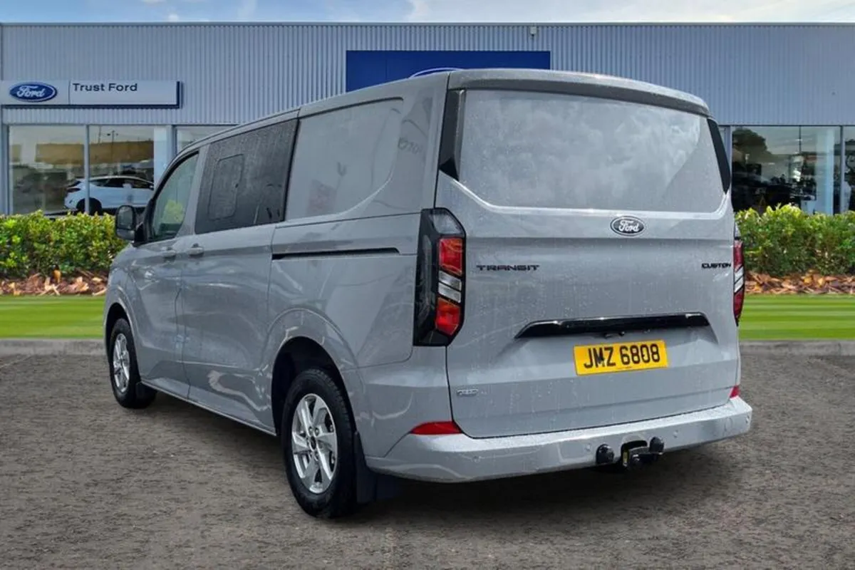 Ford Transit Custom LIMITED - Image 2