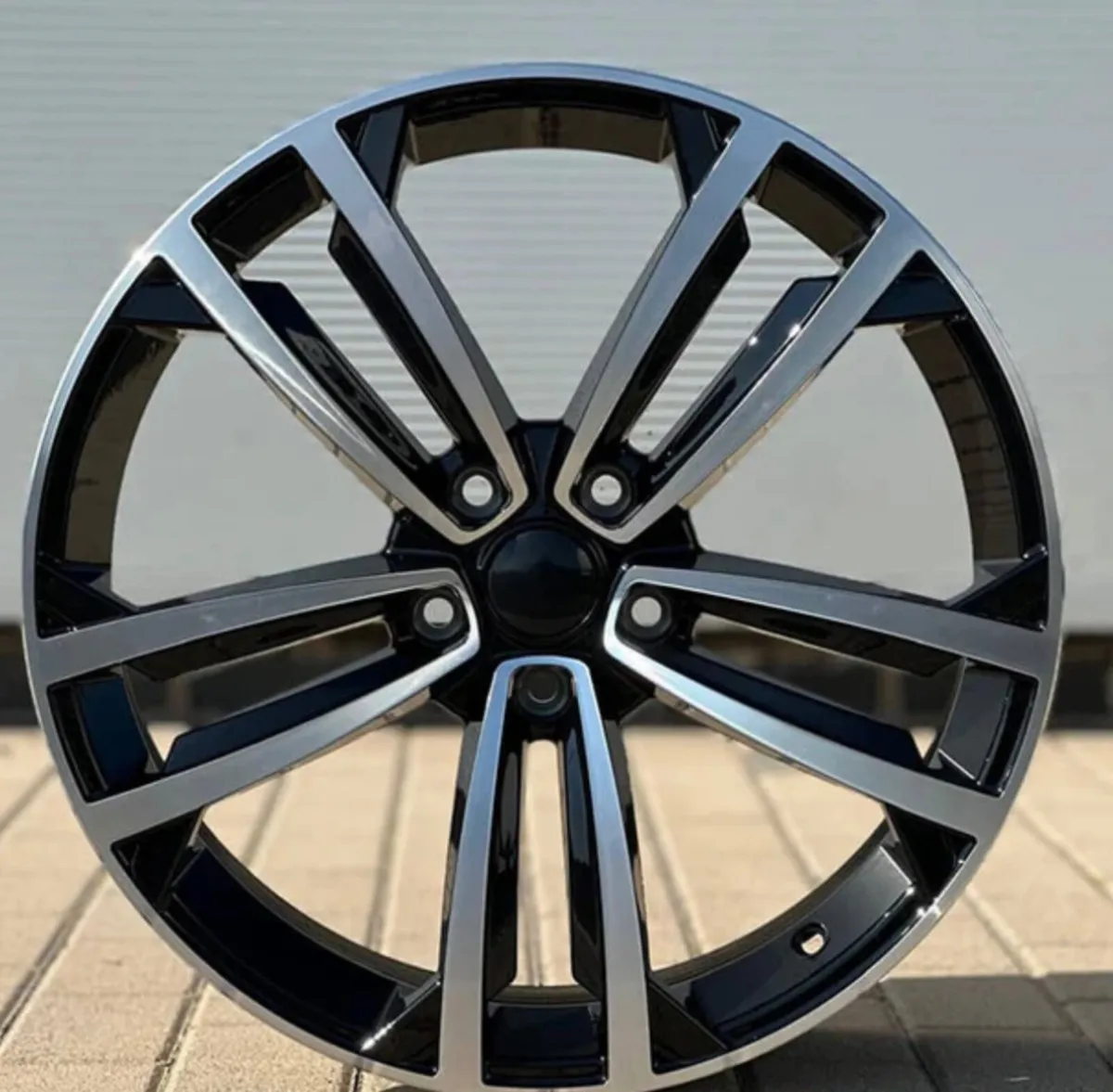 18” alloys black / pol 5x112
